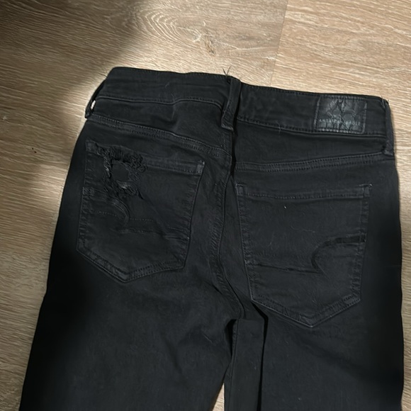 Distressed knee American eagle next level stretch in black - Picture 3 of 4